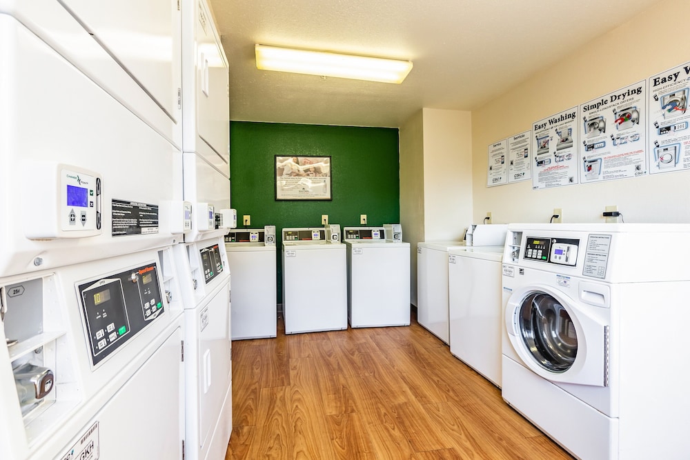 hometowne studios by red roof atlanta ne peachtree corners