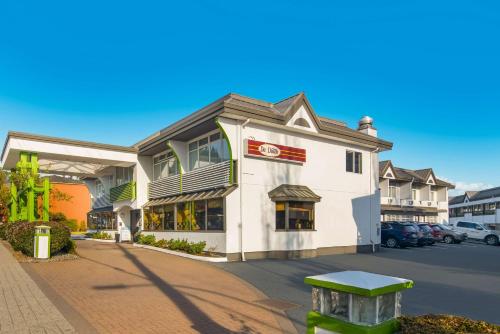 surestay hotel by best western north vancouver capilano