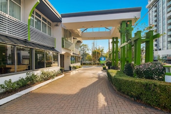 surestay hotel by best western north vancouver capilano