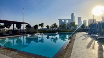 Maison Privee - Elegant & Panoramic Sea View Apt On Al Reem Island,,4 star