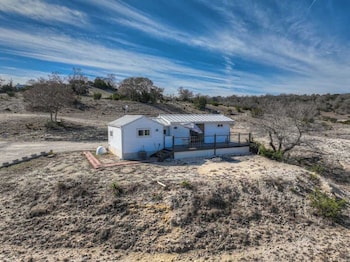 K Loma Vista With Hill Country Views,240 Stony Hills Rd,3 star