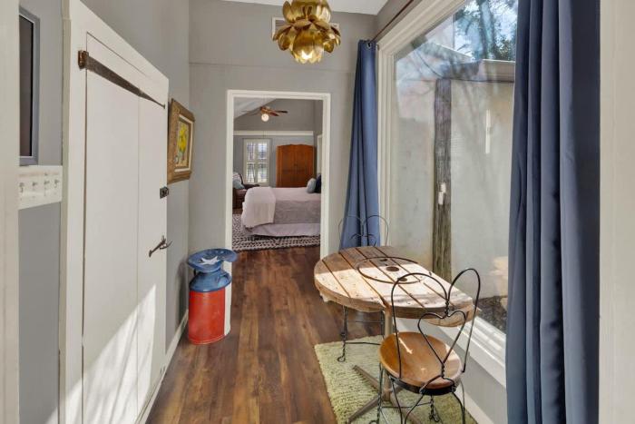 texas two step guesthouse