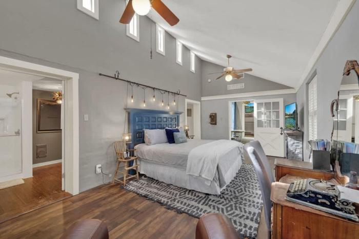 texas two step guesthouse