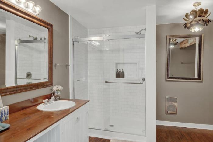 texas two step guesthouse