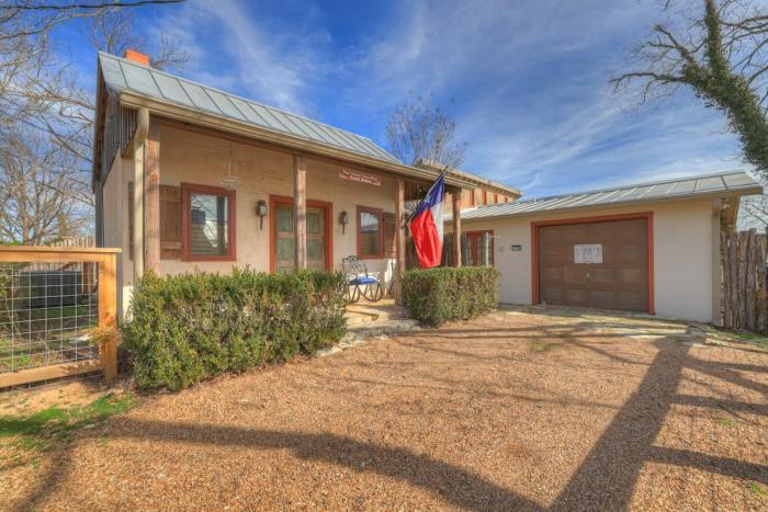 texas two step guesthouse