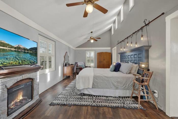 texas two step guesthouse