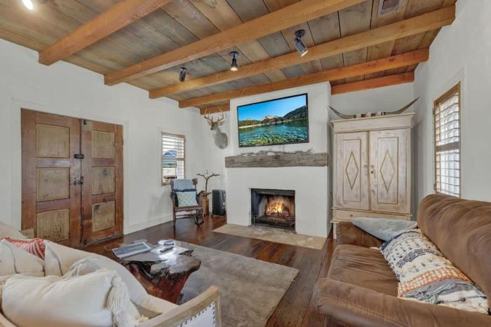 texas two step guesthouse