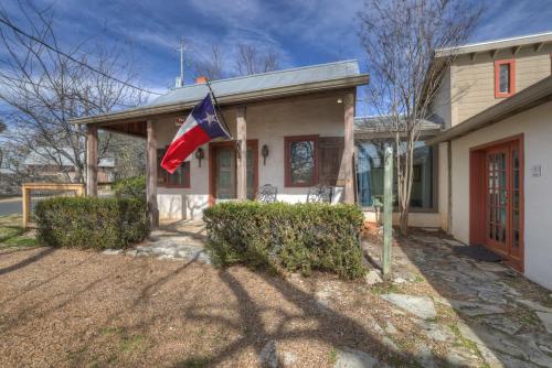 texas two step guesthouse