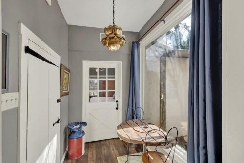 texas two step guesthouse