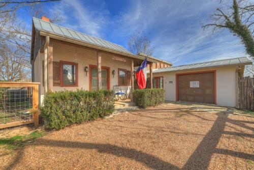 texas two step guesthouse