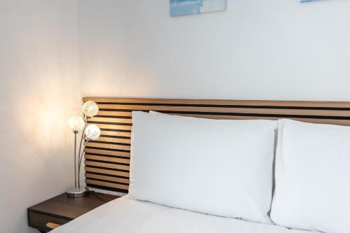 Hampshire Charming House,,2 star