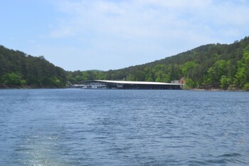 Echo Canyon Resort & Marina,,2 star