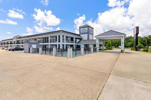 econo lodge inn and suites ocean springs biloxi