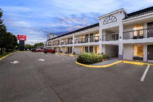econo lodge inn and suites ocean springs biloxi