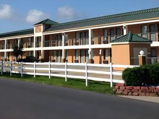 econo lodge inn and suites ocean springs biloxi