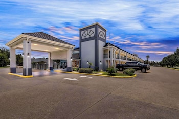 Econo Lodge Inn & Suites Ocean Springs - Biloxi,Gulfport>>Biloxi,2 star