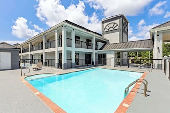 Econo Lodge Inn & Suites Ocean Springs - Biloxi,Gulfport>>Biloxi,2 star