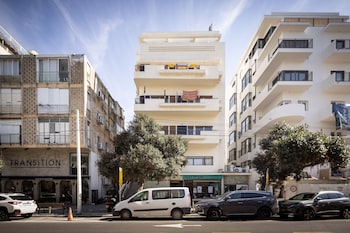 north tel aviv garden haven by seanrent