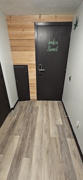 The Canna House By High Society Rentals,,4 star