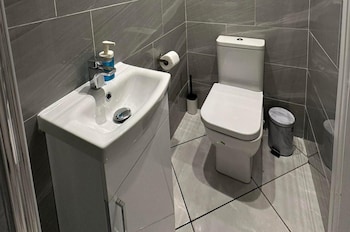 studio flat in london