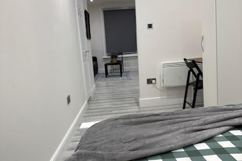 studio flat in london