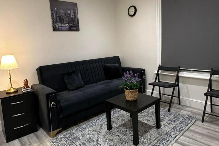 studio flat in london