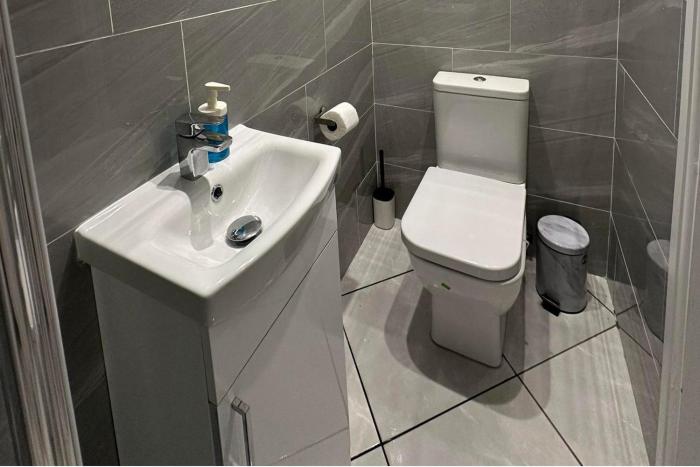 studio flat in london