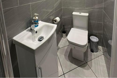 studio flat in london