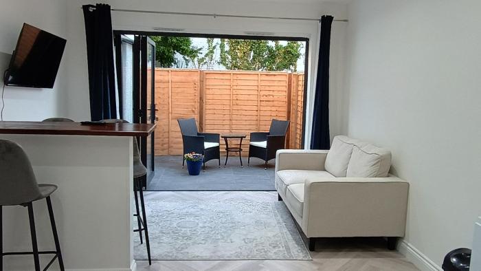 london studios and suites