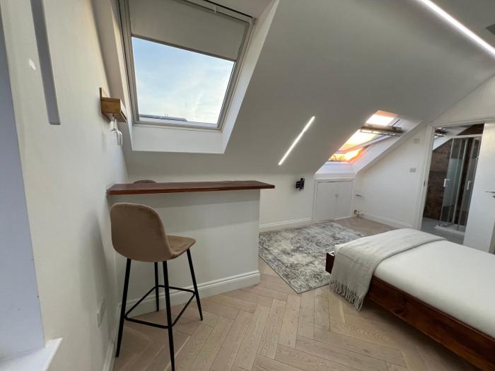 london studios and suites