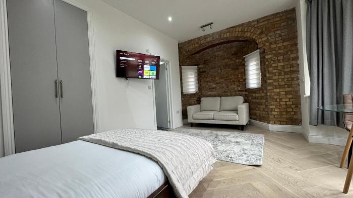 london studios and suites