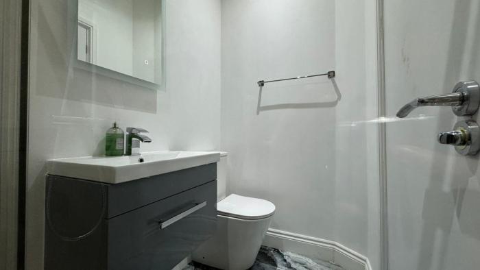 london studios and suites