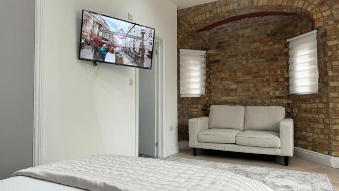 london studios and suites