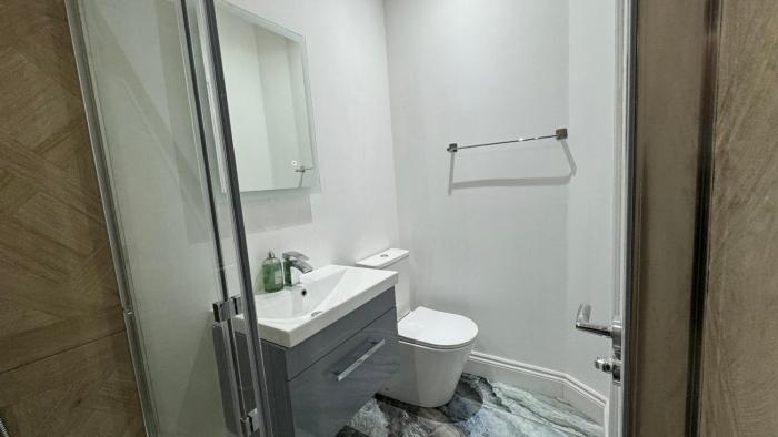 london studios and suites