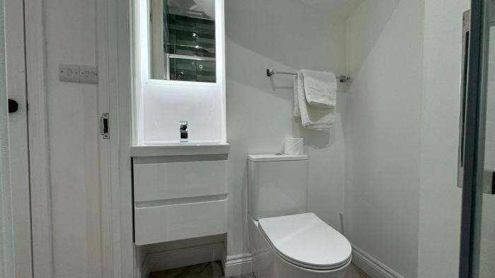 london studios and suites