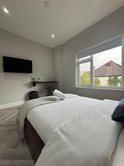 london studios and suites