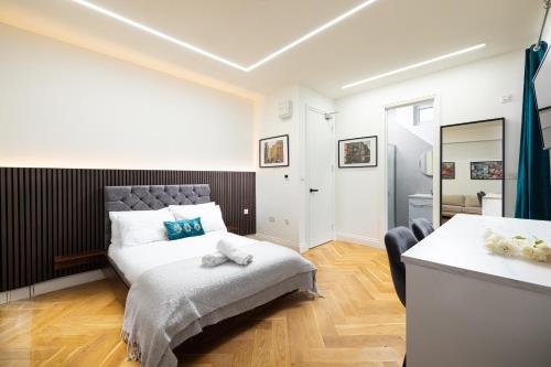 london studios and suites