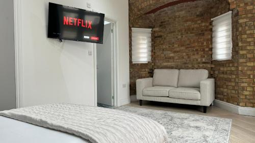 london studios and suites