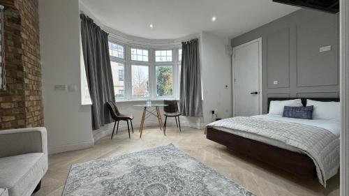 london studios and suites