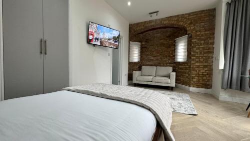london studios and suites
