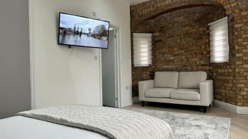 london studios and suites