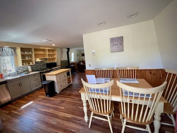Waterfront Cottage Moosehead Lake,,4 star