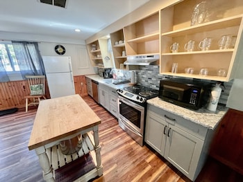 Waterfront Cottage Moosehead Lake,,4 star
