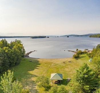 waterfront cottage moosehead lake