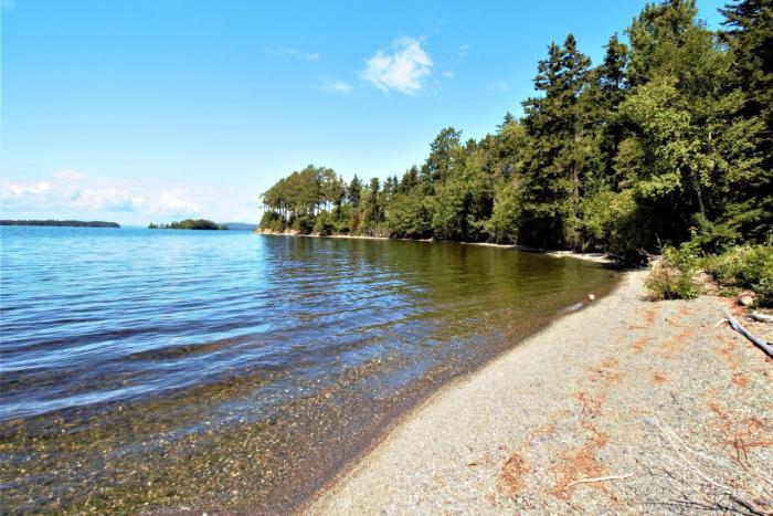 waterfront cottage moosehead lake