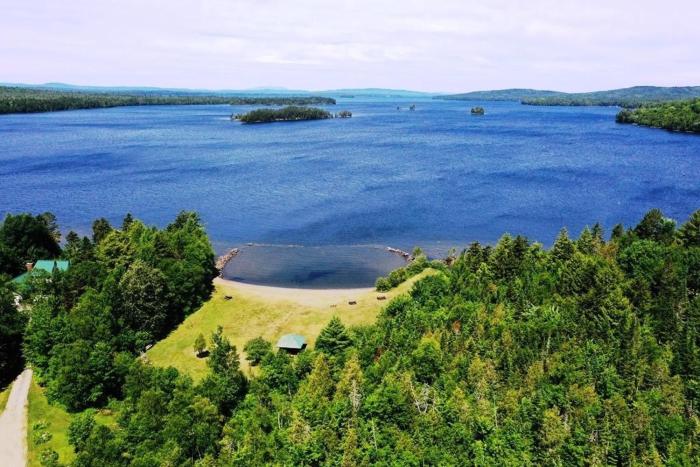 waterfront cottage moosehead lake