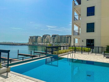 Higuests - La Rive 2,,3 star