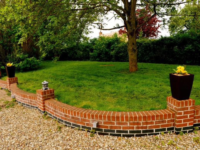 deluxe 1 bed versace hottub skytv