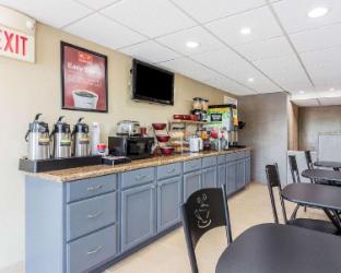 econo lodge coliseum