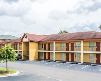Econo Lodge Coliseum,North Charleston>>Charleston,3 star
